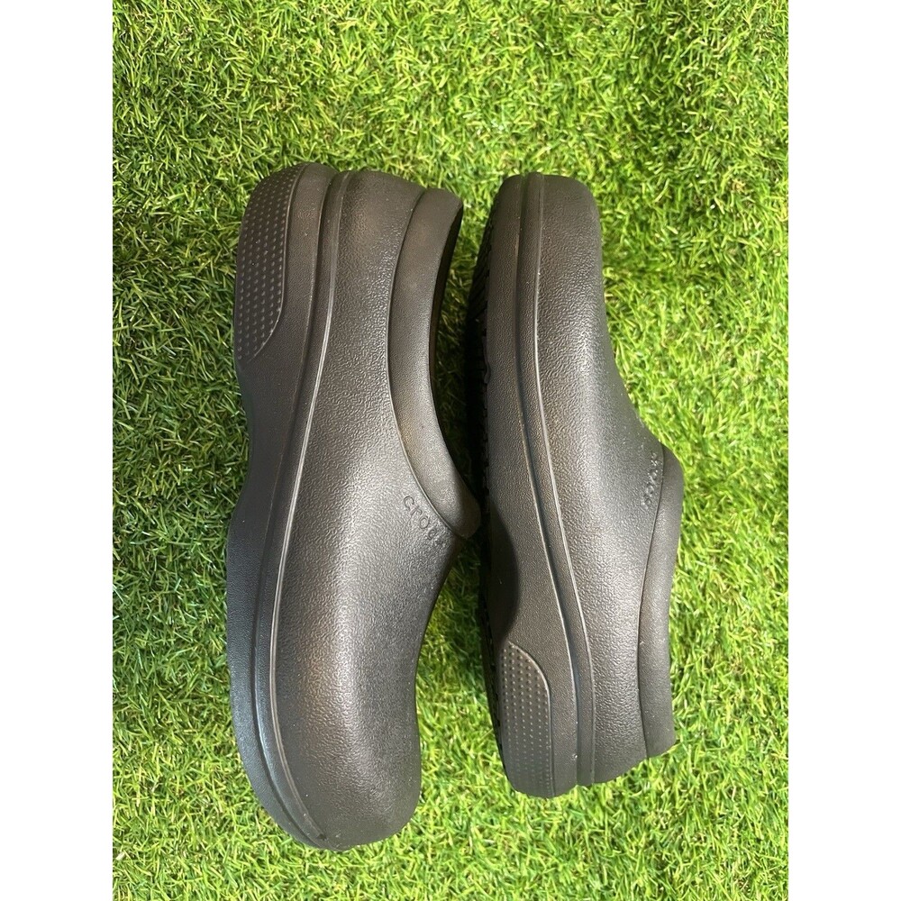 Crocs On The Clock Work Clogs Black Slip Resistant Women’s 9 Men’s 7